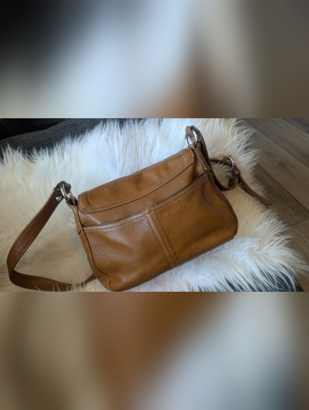 Early 90's Tan Tignanello Leather Crossbody Bag - Picture 4 of 4